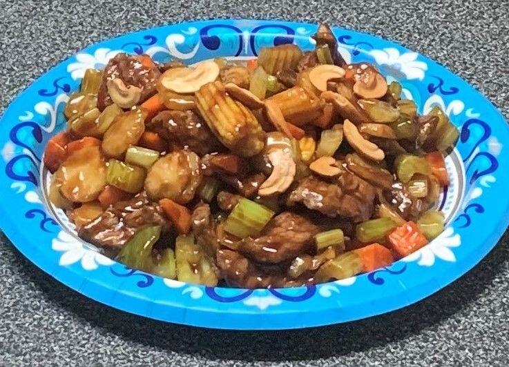 71. BEEF W. CASHEW NUTS