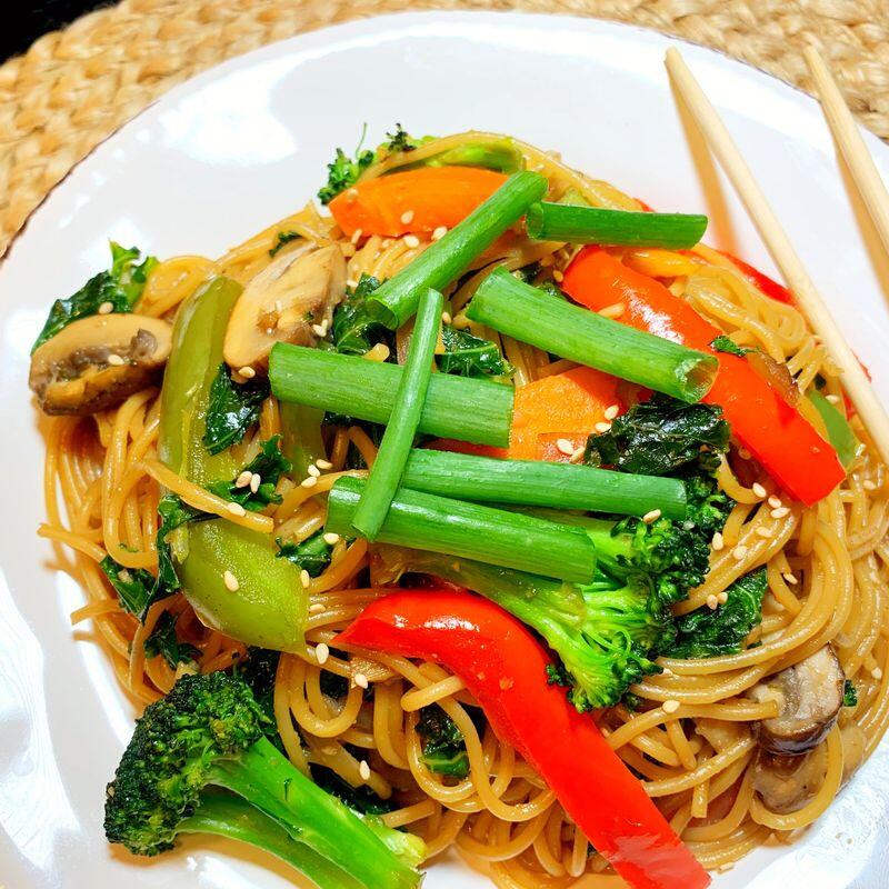 29. VEGETABLE LO MEIN